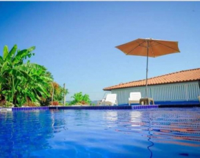 Chácara Aloés - piscina climatizada, suíte com ar cond banheira hidromassagem